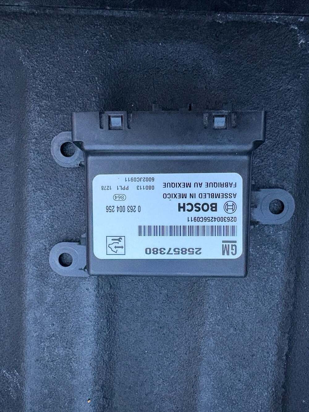 Bosch GM Automotive Electronic Control Module (Part 25857380)